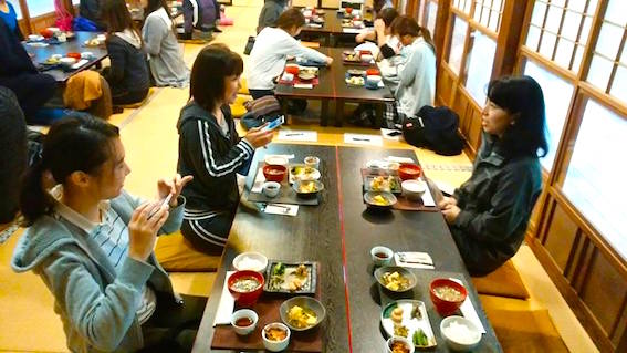 法多山朝食